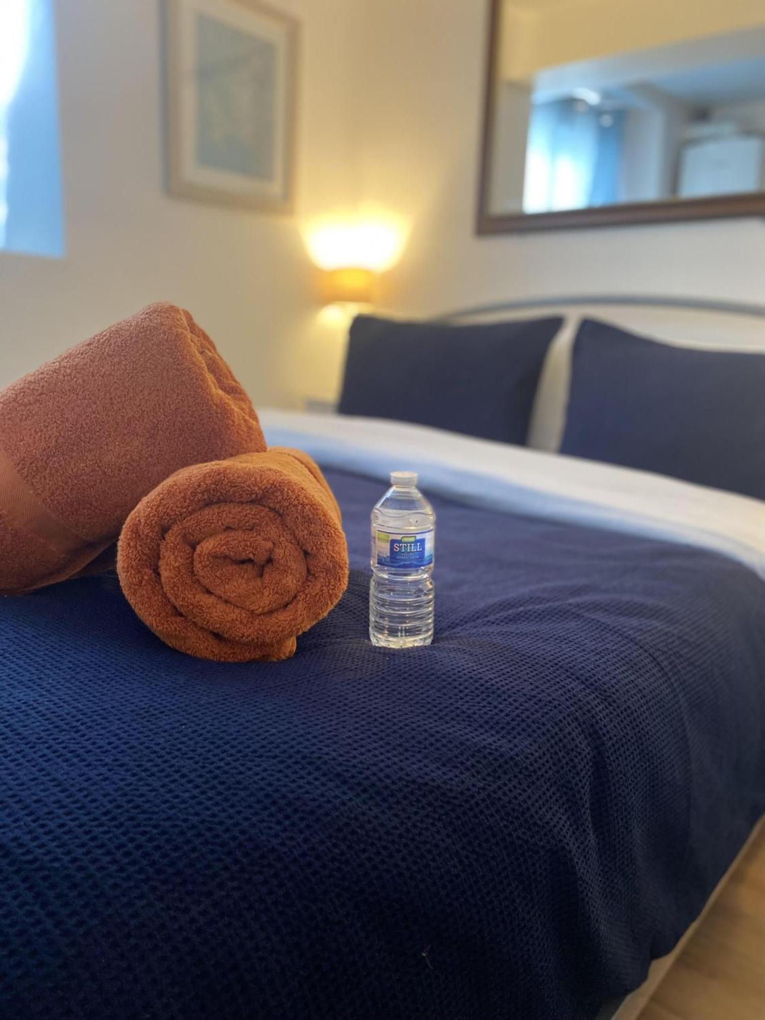 Chapel Court - Centre - Free Parking Available - Entire - Self Check-in - Outside Space - Free Wi-fi Apartamento Worcester