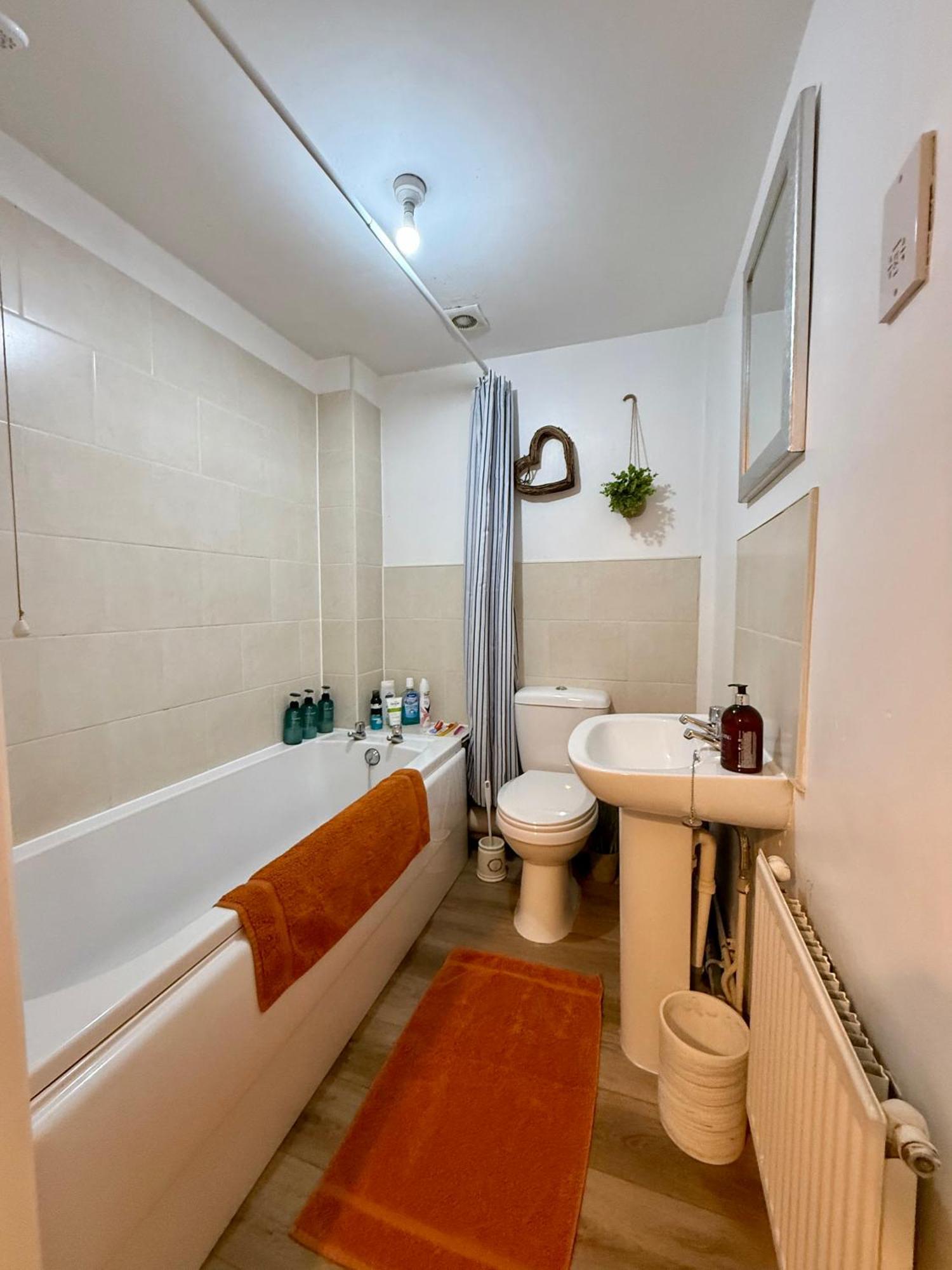 Apartamento Chapel Court - Centre - Free Parking Available - Entire - Self Check-in - Outside Space - Free Wi-fi Worcester
